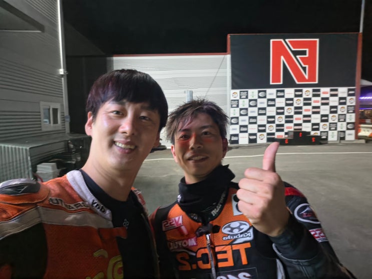 피네스 아카데미 라이딩스쿨 전코치 vs 요시히로
